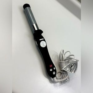 Beachwaver S1.25. This rotating curling iron provides easy waves in minutes!